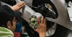 5 Bahaya Telat Ganti Oli Motor, Jangan Anggap Sepele karena Kerugian Ini akan Terjadi