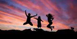 5 Kebiasaan Orang Sukses di Akhir Pekan, Salah Satunya Liburan Bersama Keluarga!