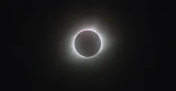 VIRAL Fenomena Gerhana Matahari Hibrida Terjadi 20 April 2023, Simak Tata Cara Salat Gerhana Matahari!