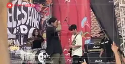 Virgoun Tak Kuasa Menahan Tangis Saat Konser Usai Gugat Cerai Inara Rusli, Wanita Ini yang Menenangkan...