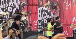 Virgoun Nangis saat Manggung Usai Ceraikan Inara, Warganet Malah Sebut Akting dan Pencitraan: Air Mata Buaya!