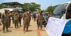 Satpol PP DKI Jakarta Dituntut Atasi Banjir Surut 6 Jam