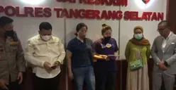 Belum Juga Hotman Paris Ambil Langkah, Wanita Pencuri Coklat di Alfamart Meminta Maaf di Kantor Polisi