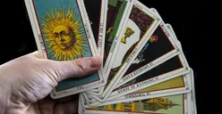 Ramalan Tarot Minggu 21 Agustus 2022: Proyek Libra Berjalan Lancar, Pisces Percayalah pada Hatimu!