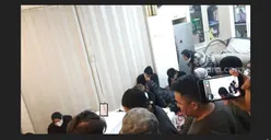 Keluarga Tak Kuasa Tahan Air Mata saat Jenazah Vanessa Angel dan Suami Tiba di Rumah Duka