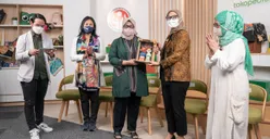 Dukung Perajin Lokal, Dekranasda DKI Jakarta Kolaborasi dengan Tokopedia Resmikan Toko JakArtisan