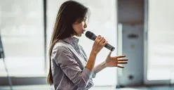Tips Public Speaking Untuk Pemula, Lakukan ini Jika Ingin Tampil Lebih PD