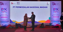 PNM Padang Raih 2 Penghargaan Sekaligus pada Acara Puncak Bulan Inklusi Keuangan OJK
