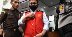 Senyuman Ferdy Sambo saat Ditanya soal Isu Buku Hitam Berisi Nama Polisi yang Terlibat Bisnis Tambang Ilegal