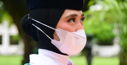 Banyuwangi Viral! Setelah Farel Prayoga, Kini Ada Ayumi Putri Sasaki Pembawa Baki Saat Penurunan Bendera