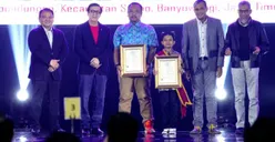 Tak Cuma Farel Prayoga, Abah Lala Pencipta Lagu Ojo Dibandingke Juga Dapat Penghargaan dari Menkumham