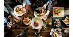 Jelang Hari Kemerdekaan Indonesia ke - 77, Berikut Daftar Makanan yang Diskon pada Tanggal 17 Agustus!
