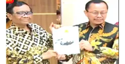 Laporan Investigasi Tragedi Kanjuruhan Sudah di Tangan, Mahfud MD: Tersangka Jangan Berhenti di 6 Orang Ini