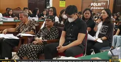 Momen Adik Brigadir J Tenangkan Sang Ibu yang Tak Bisa Tahan Tangis dan Amarah saat Kuat Maruf Minta Maaf