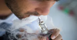 Hobi Vaping? Waspada Temuan Cemaran Etilen Glikol pada Vape Seperti Obat Sirup Penyebab Gagal Ginjal Akut