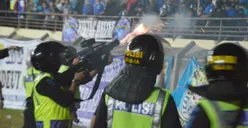 Polri Sebut Gas Air Mata Tak Mematikan, Netizen Minta Polisi Tukar Posisi!