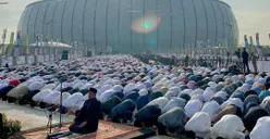 Bersihkan Sampah, DLH DKI Kerahkan 350 Petugas saat Salat Idul Adha di JIS 