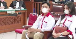 Adik Brigadir J Menangis di Persidangan, Ngaku Sempat Dilarang Polisi Lihat Jenazah Sang Kakak