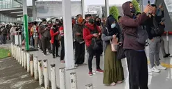 Penumpang KRL Stasiun Bogor Harus Antre 2 Jam untuk Masuk ke Gerbong