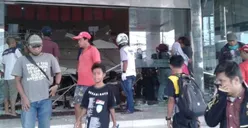Plafon Mal Bekasi Junction Runtuh, Karyawan Meikarta Dilarikan ke RS