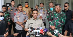 Anies Jamin Sanksi Tegas Jika Warga Bandel Berkerumun di Ruang Publik