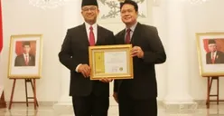 Anies Baswedan Terima Penghargaan Paramakarya 2019