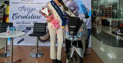 Anya Geraldine Makin Seksi Pakai Yamaha LEXi