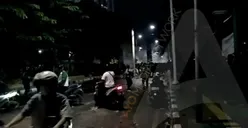 Bertahan di Stasiun Palmerah, Mahasiswa Ada yang Pingsan Ditembak Gas Air Mata