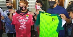 Didatangi Ketua KPU RI, Begini Reaksi Kiper Persib Bandung
