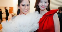 Pamer Foto Bareng Yoona SNSD, Dian Sastro Tuai Pujian