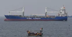 Bersenggolan, Kapal Tol Laut Tenggelam di Lembata