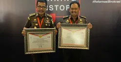 Raih WBBM Award, Jampidsus Adi Toegarisman dan Kabandiklat Setia Untung Duet Eks Kapuspenkum Paling Moncer