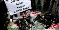 Wartawan Republika Dipukul Hingga Berdarah di Bus Transjakarta