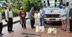 Kementerian PUPR  Salurkan Bansos COVID-19 Bersama PWI Peduli