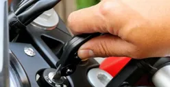 Tips Merawat Motor Agar Performanya Tetap Oke Saat Musim Hujan