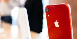 Bersaing dengan Samsung, Apple Siapkan Ponsel Lipat