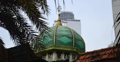 Menilik Roudhotul Falah, Masjid Tua di Antara Megahnya Ibu Kota