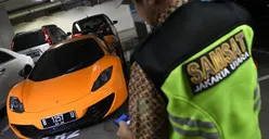 Tagih Pajak, Petugas Gabungan Sambangi Pusat Jual Beli Mobil
