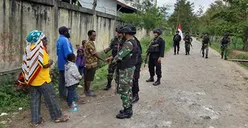 Jamin Rasa Aman Warga di Jayawijaya, Satgas Yonif 514 Bersama Brimob Patroli Keliling
