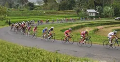 95 Pembalap Hadapi Rintangan Berbeda di Etape II Tour de Singkarak 2019