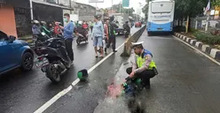 Masuk Jalur Busway di Jalan Panjang Kebon Jeruk, Pengendara Ojol Tewas