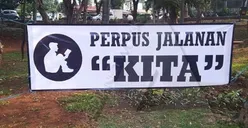 Baca Buku Gratis di Taman Bareng Perpustakaan Jalanan Kita