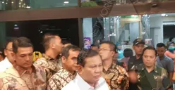 Jenguk Wiranto, Prabowo: Terorisme dan Radikalime Tidak Boleh Ada di Indonesia