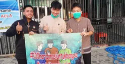 Inspiratif, 3 Remaja Santri Ini Rela Tabungan untuk Bantu Anak-anak Panti Asuhan