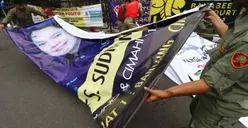 Alat Peraga Kampanye di Kota Depok Mulai Dibersihkan