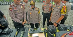 Kapolri Tunjukkan Senjata Api yang Digunakan untuk Pengamanan Aksi 22 Mei