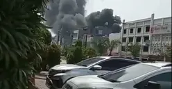 Sebuah Gudang di Penjaringan Dilalap Si Jago Merah