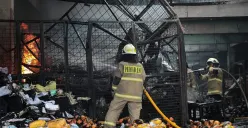Sudah 24 Jam! Kebakaran TPA Jatiwaringin Tangerang Belum Padam, BNPB Kirim Helikopter Water Bombing