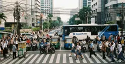 Berdasarkan Data BPS, Benarkah UMP Jakarta Saat Ini Hanya Sepertiga dari Biaya Hidup Layak Rumah Tangga? 