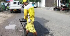 6 Titik Lokasi Jalan Cendrawasih Jakarta Utara Sudah Diperbaiki Pasukan Kuning! 